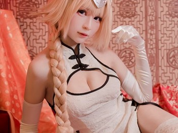 台湾萌系Coser美女白神泱FATE主题性感黑色旗袍+白色情趣旗袍秀美腿诱惑写真63P