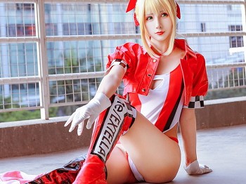 动漫博主masaki雅祈种族女王主题性感红白相间高叉连体衣秀完美身材诱惑写真49P