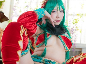 日本美女Kizokukai-Kiss wo Anata ni主题红绿相间情趣服饰秀丰满身材诱惑写真184P