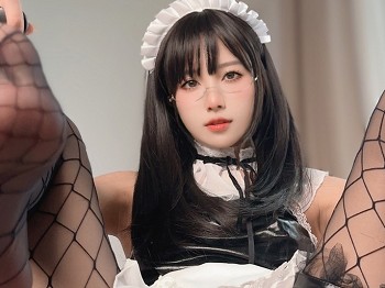 Coser美女布丁大法黑茶千层主题私房性感黑皮女仆装配黑丝网袜秀翘臀美腿诱惑写真124P