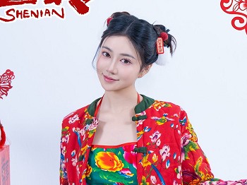 网络美女年年Nnian蛇来运转主题新春礼物性感红色服饰半脱秀豪乳翘臀惹火诱惑写真81P